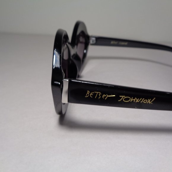 Betsey Johnson CECILIA New Women\'s Sunglasses main image 6